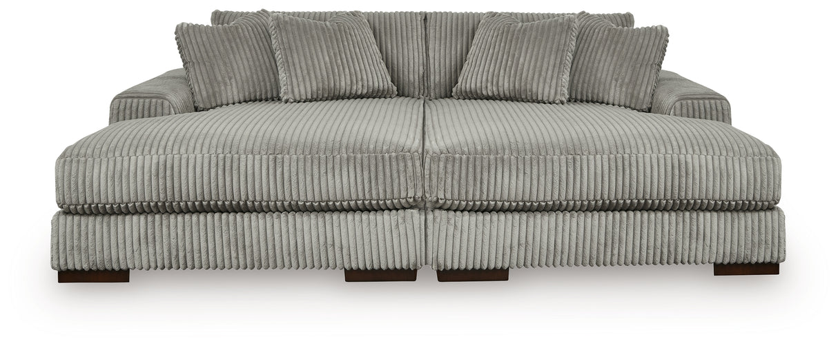 Lindyn Super Chaise