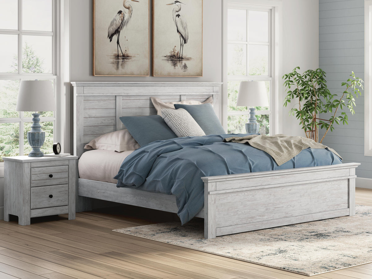 Makidern King Panel Bed