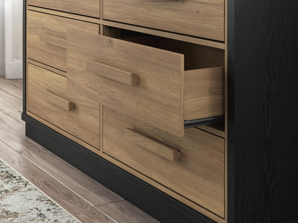 Kozmour Dresser
