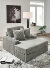 Lindyn Chaise