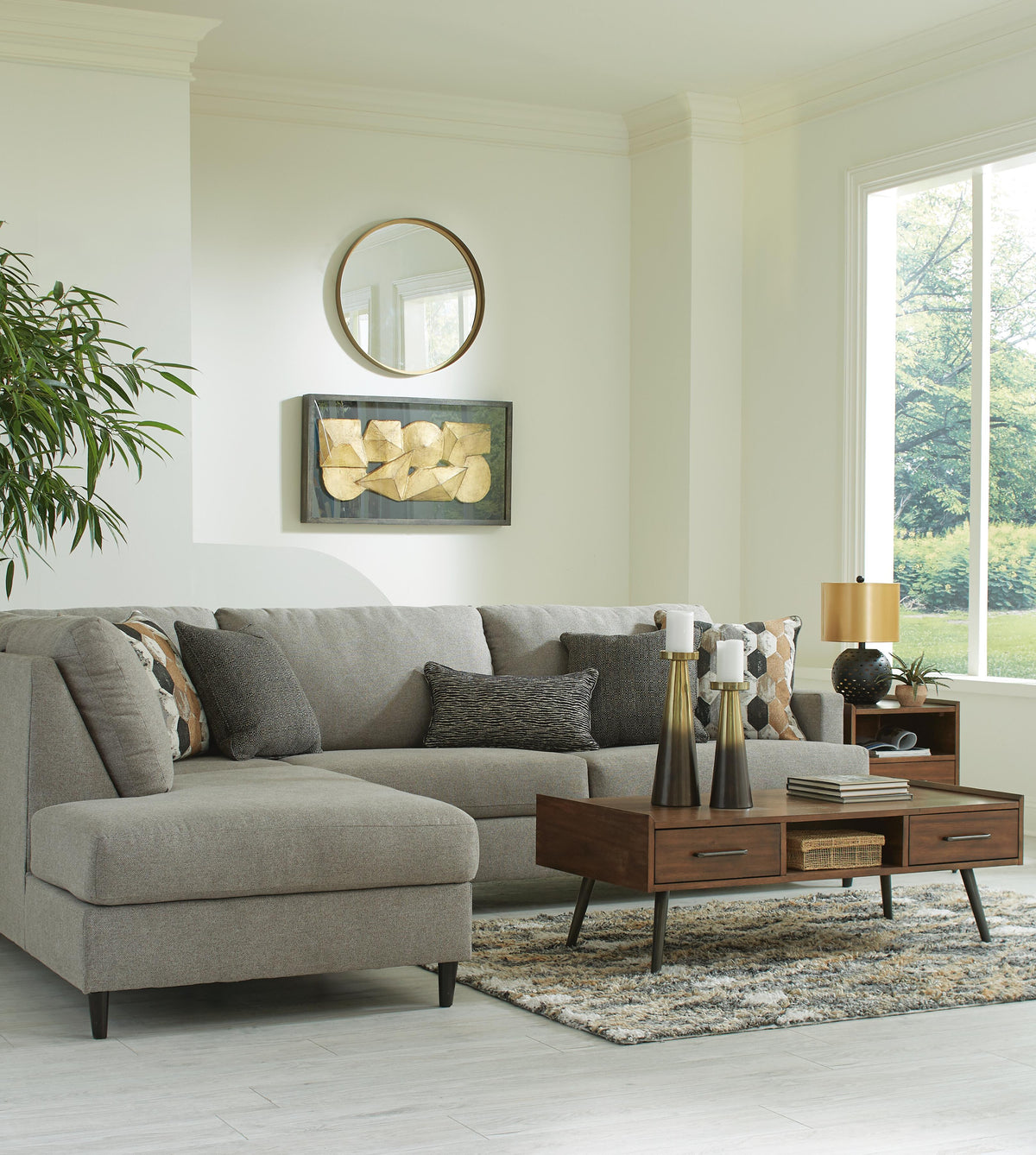 Santasia 2-Piece Sectional with Chaise
