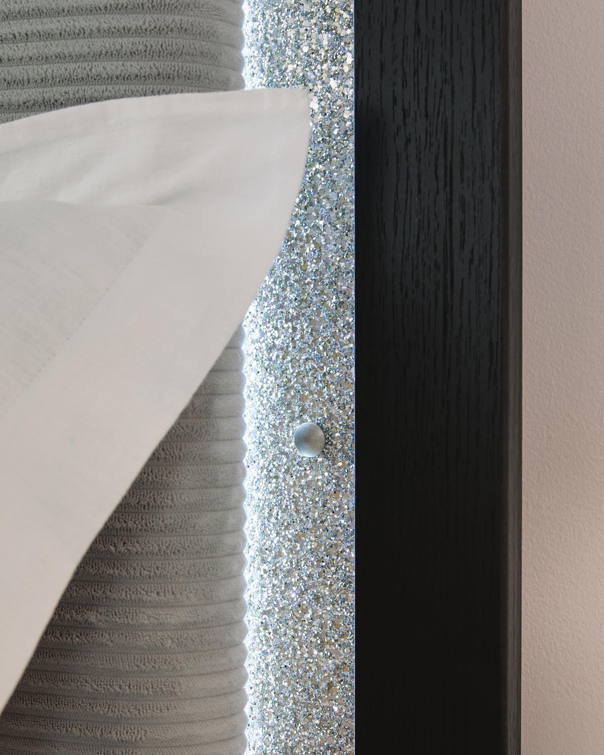 Maeling King Upholstered Panel Bed