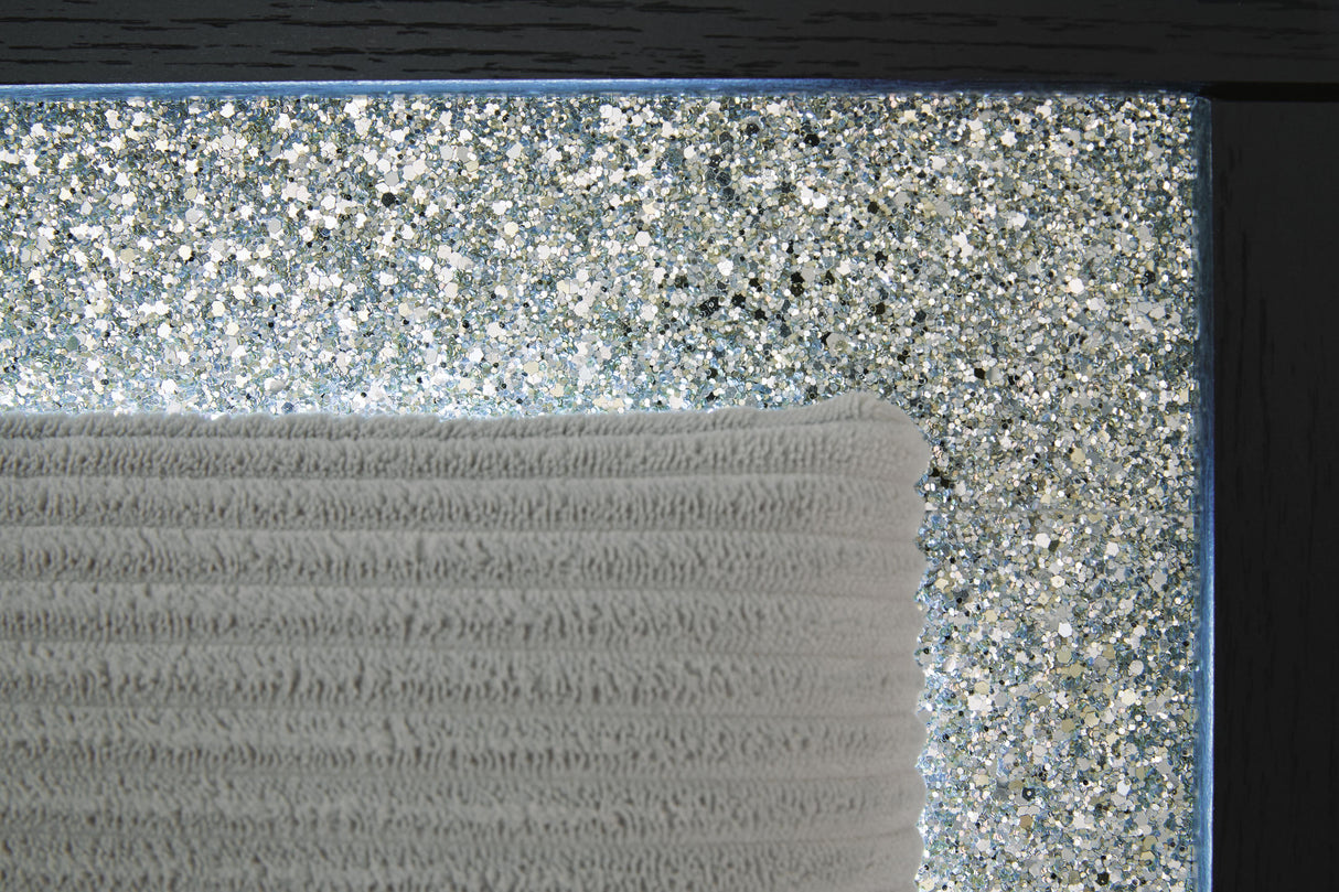 Maeling Queen Upholstered Panel Bed