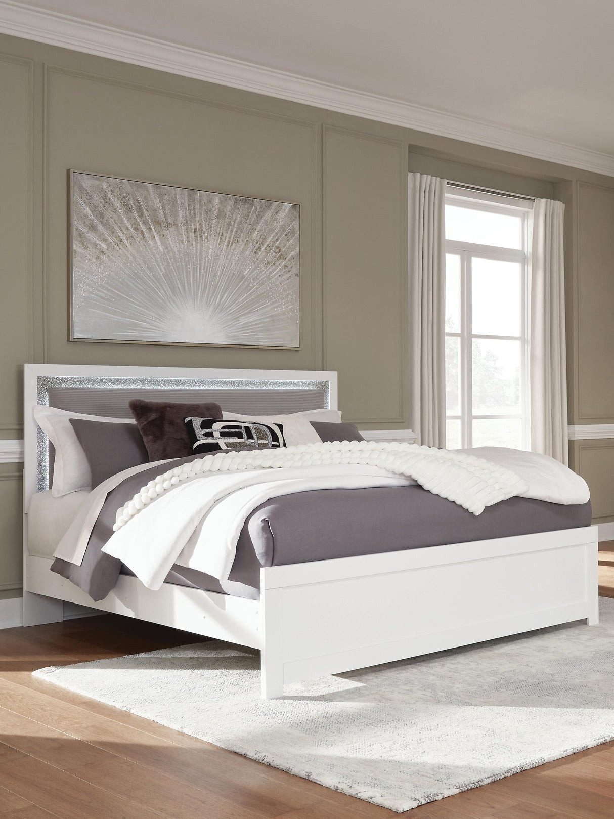 Maeling King Upholstered Panel Bed