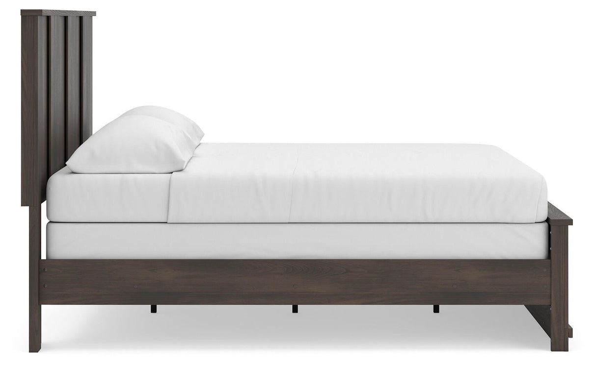 Shaehartin King Panel Bed