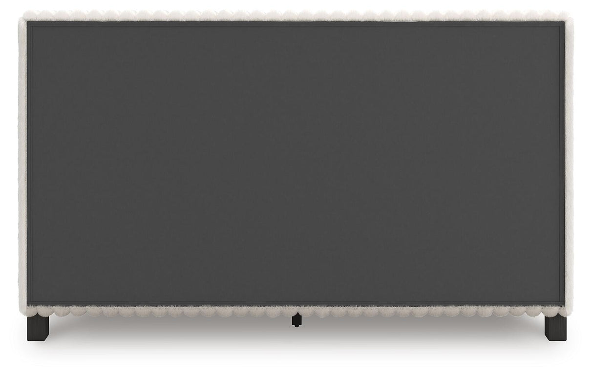 Zuraleus Queen Upholstered Bed