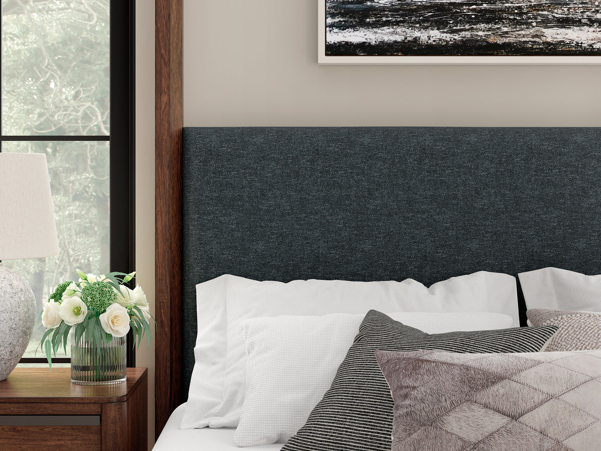 Dilenno Queen Canopy Bed