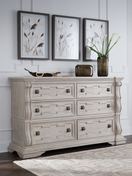 Bruchandi Dresser