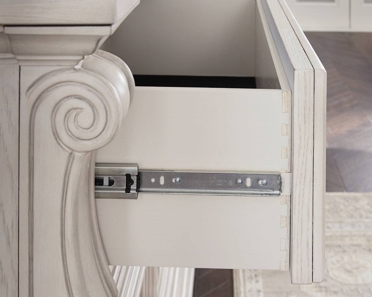 Bruchandi Dresser